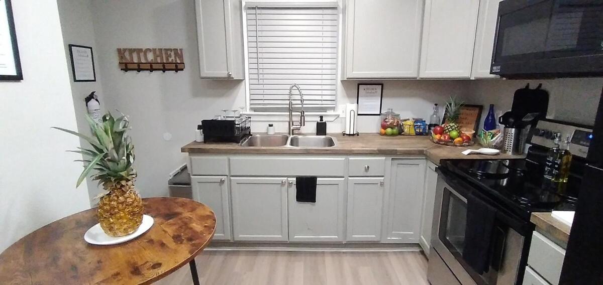 1 Bedroom Pina Pecan House By Palace Of Nobles * Charlotte